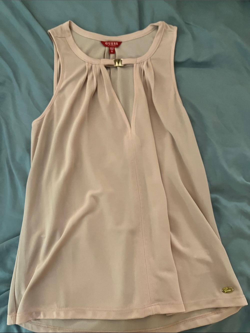 GUESS Light Pink Sleeveless Pleated V-Neck Tank with Gold Accent